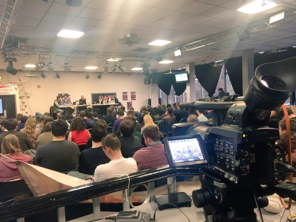evalightfoot's tweet photo. Tonight we are at the Aber IN/OUT Student Led Debate. Head on over to @abersm and @BayTVAber for live updates! https://t.co/vL6PLZlnde