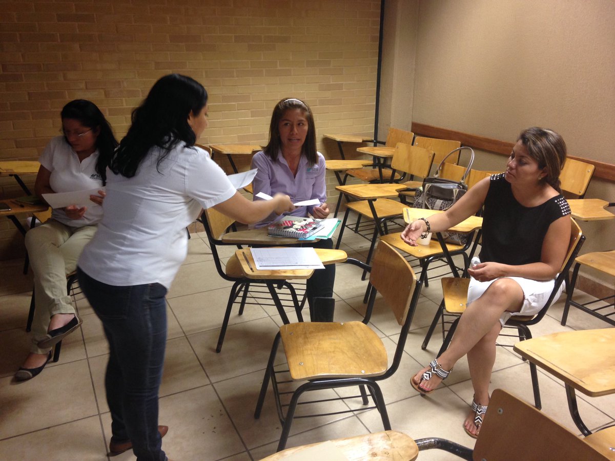 UTSEMor's tweet photo. 2do día de actividades del taller de capacitación a tutores @UTSEMor "El Rol del Tutor" #OrgullosamenteUTSEM https://t.co/0EFXRpOisO