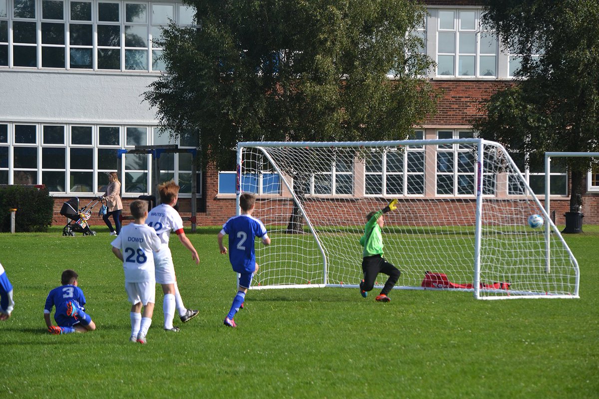 Happy Birthday to our Star Goalkeeper <a href="/smileyreilly29/">Reilly Emmerson</a> who turns 12 tomorrow. One of the nicest kids ever! <a href="/timstinx/">tim emmerson🎗</a>