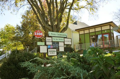 visitmusiccity's tweet photo. What’s this neighborhood they call East Nashville like anyway? It’s like this: https://t.co/Fix3nGbhnt https://t.co/N1JTsXwFht