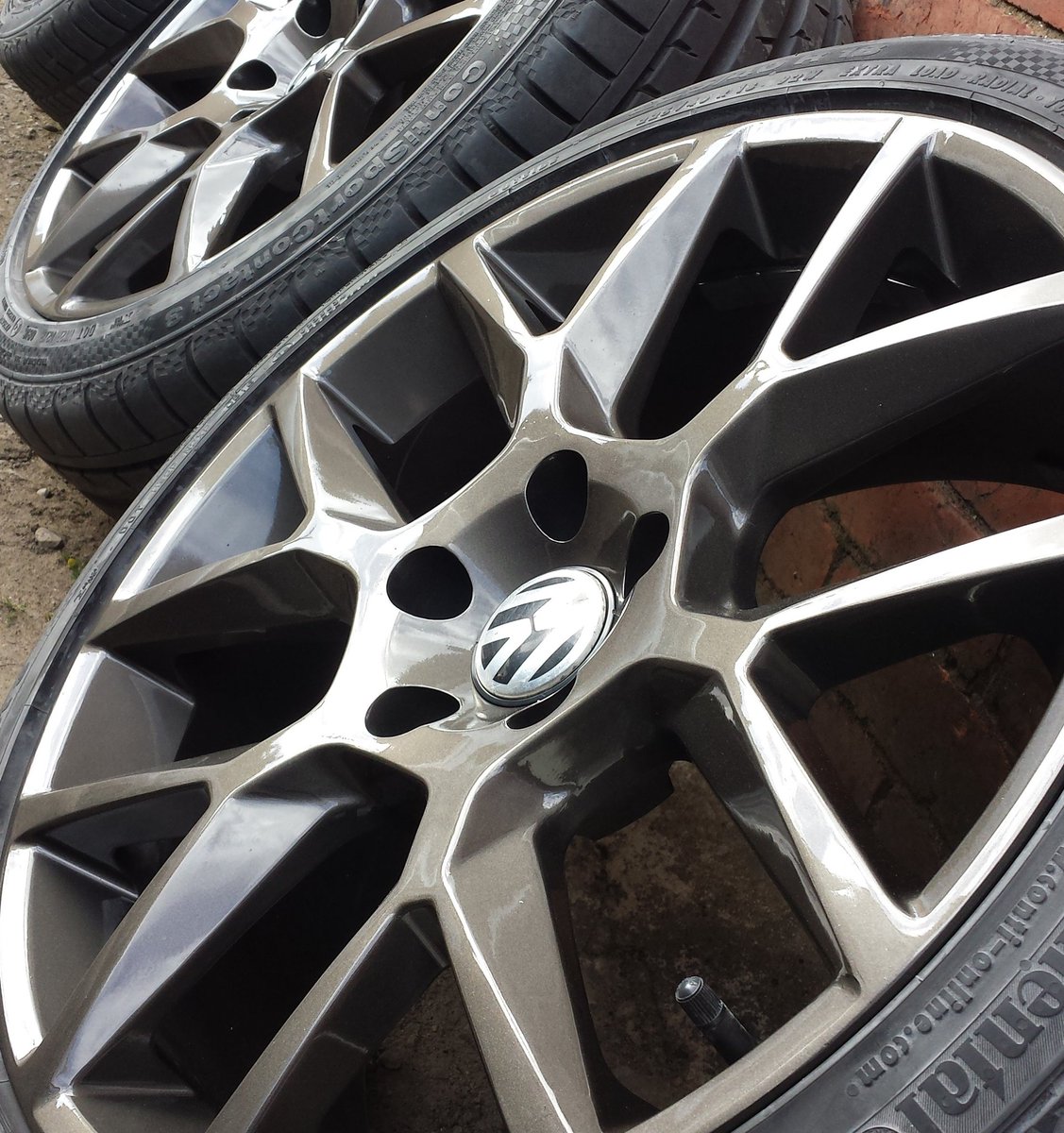 MirrorMetal's tweet photo. #vdub #alloys curb damage repair and #resprayed, we will paint anything if it can be primed #TourdeYorkshire #golf https://t.co/3hTRWquprk