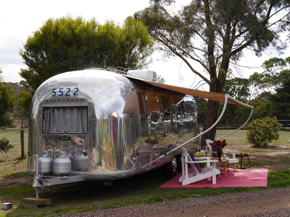 OtwayEscapes's tweet photo. "Love is in the Airstream" Bookings from September. Inside shower, outside bath.
#airstream #vintagevan #glamping https://t.co/G8G62QVe4O