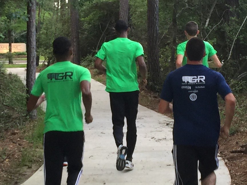 King_Kunta901's tweet photo. Running with some beasts @TGR #kleanathlete #alspc #sterlingridge https://t.co/O58fAXUIvv