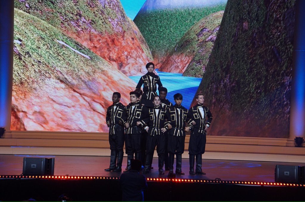 osmansimsek_1's tweet photo. "Gözünü kapayan ancak kendine gece yapar.”
“O razı olur ve hikmeti gerektirirse, başkalarına da sevdirir." #IFLC2016 https://t.co/hjSmOt6s5h