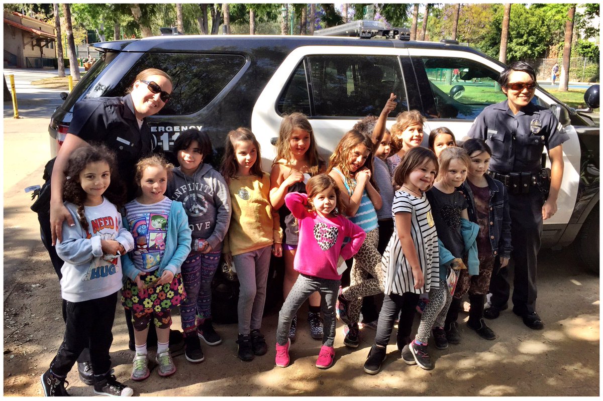 We made some new friends today in <a href="/LAPDHollywood/">LAPD Hollywood Division</a>! <a href="/girlscouts/">Girl Scouts</a> #DaisyTroop 4475 was happy to have us join them! 😂💯