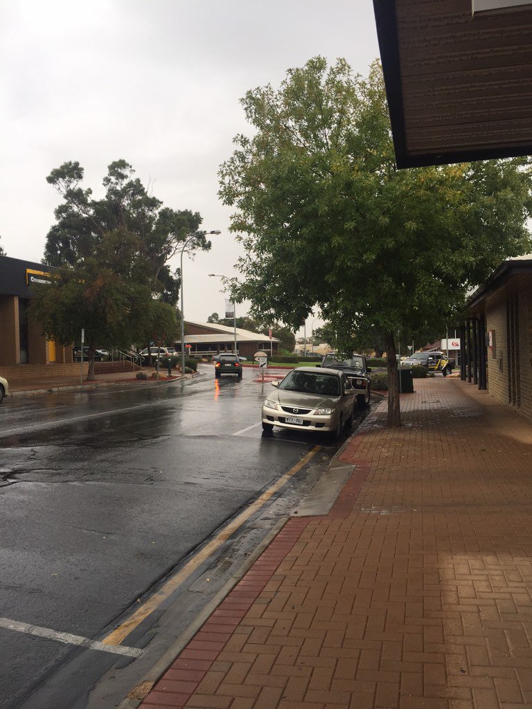 Lachiewinnall's tweet photo. A little concerned @AmeliaMulcahy7 it's raining in Berri. ☔️☔️☔️☔️ THIS NEVER HAPPENS😂 can you check what's wrong? https://t.co/Puq0O0xR4O