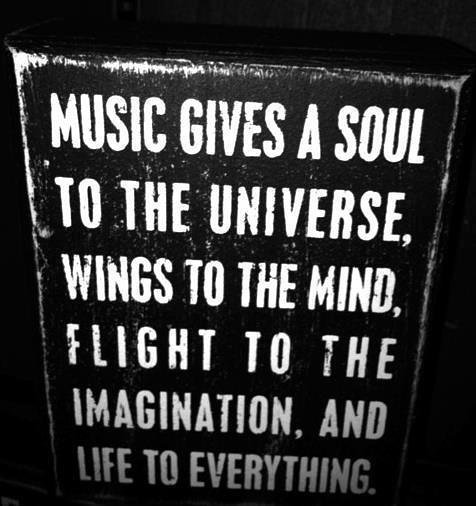 FamousDJAgency's tweet photo. The reason why we do what we do. #music #edm #dj #djs #djlife #famous #famousdjs #famousdjagency  #business #fun https://t.co/11ABRyjuFH