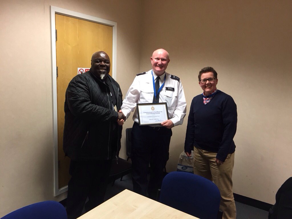 #PCHailes & I were presented with our #PolicingExcellence certificate by #IAG chair Gordon tonight. #SgtBiddle 👮