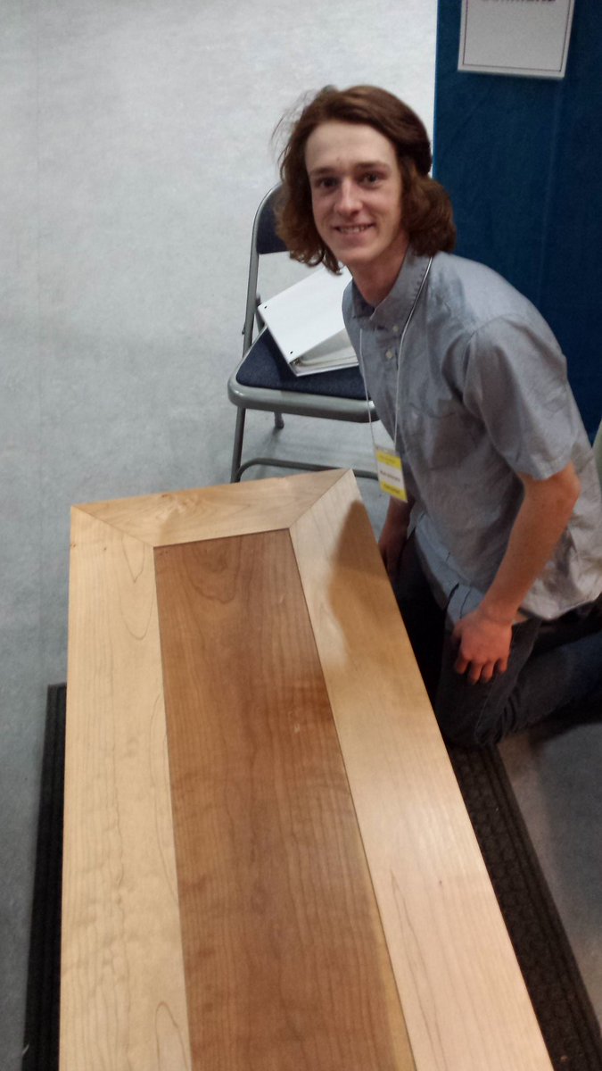 Fultonsecondar1's tweet photo. Mark with his beautiful table at DPS. https://t.co/qAt8CYgqIx