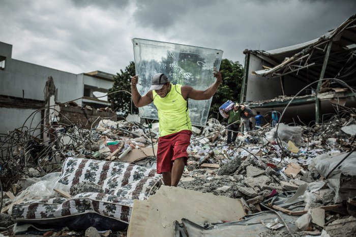 Oxfam's tweet photo. Thousands of people have lost everything after the #EcuadorEarthquake. Your help is vital: https://t.co/BmSBNk7uXw https://t.co/hOcGbu33zX