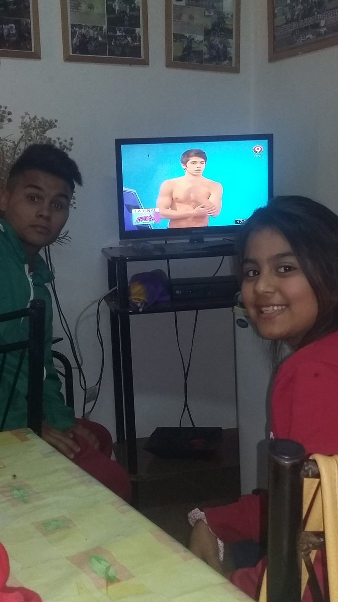 braiangaggino's tweet photo. #CombateLaFinal en familia!!!! https://t.co/UNiHHfAuZO