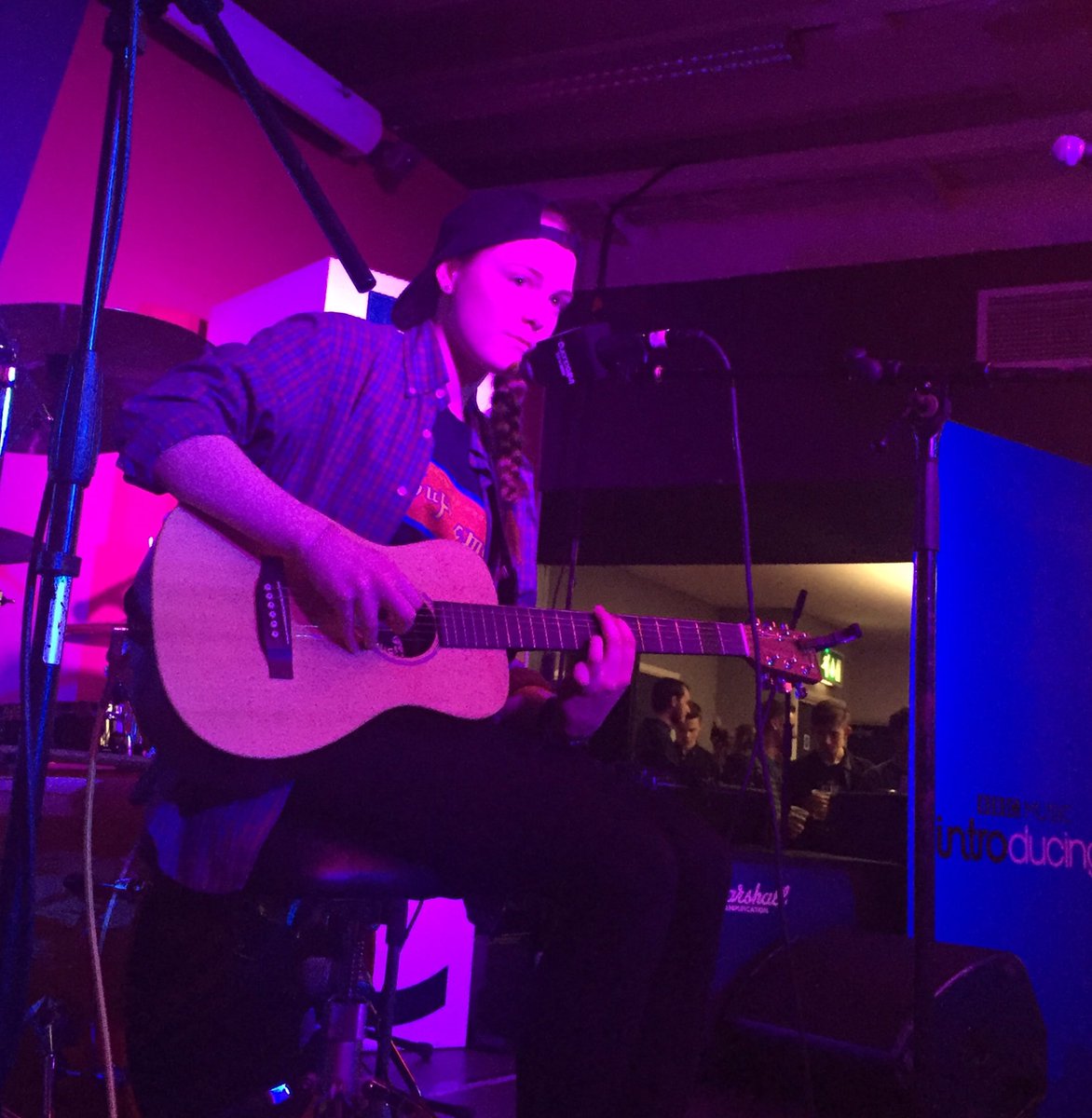 BBCIntroSW's tweet photo. Hauntingly delicate vocals and endearing vulnerability from the wonderful @BellaDalton now at @upsu #JamHouse! https://t.co/uU82cSJ6fp