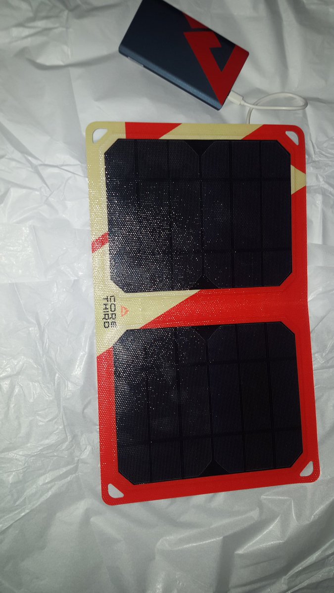 celtic_doc's tweet photo. I'd like to thank #CoreThird for making me a field tester and sending me a new high-tech solar system my PCT hike! https://t.co/TcRQbiTkvy