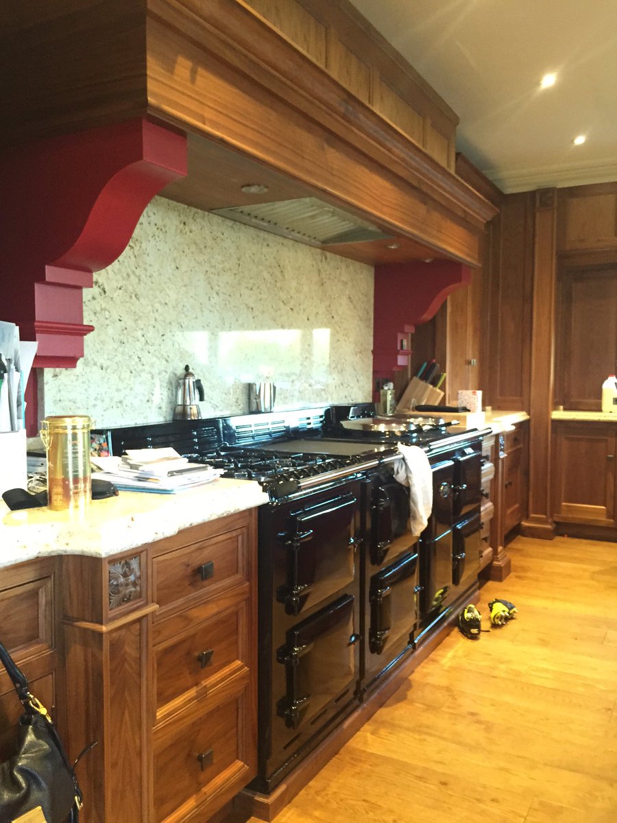 fxdecor's tweet photo. Remember these before photos?...... And then after #handpaintedkitchen #alcro #traditionalpainter #suffolk #norfolk https://t.co/oYJWHIldyp