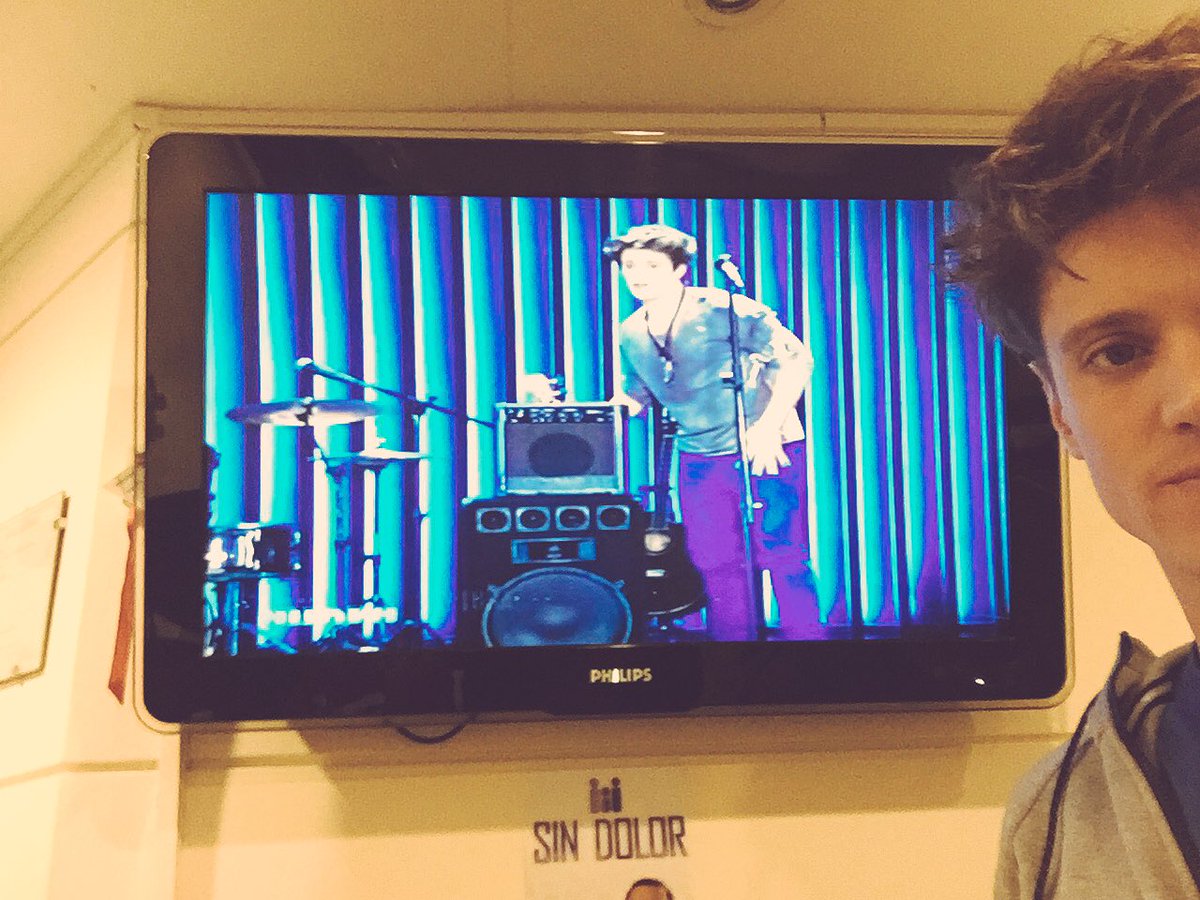 lionelferro's tweet photo. Quien esta viendo #soyluna ??? https://t.co/ab3LmJvVCr
