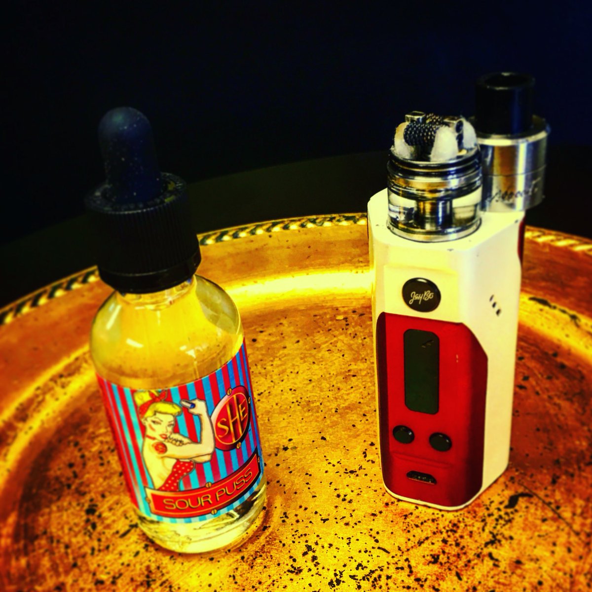 Guijazzz2's tweet photo. Sharing from Instagram seems stupid so here you go lol. #shevapor #sourpuss #ecigs 😊💨❤️ https://t.co/yvJAR9sFAd