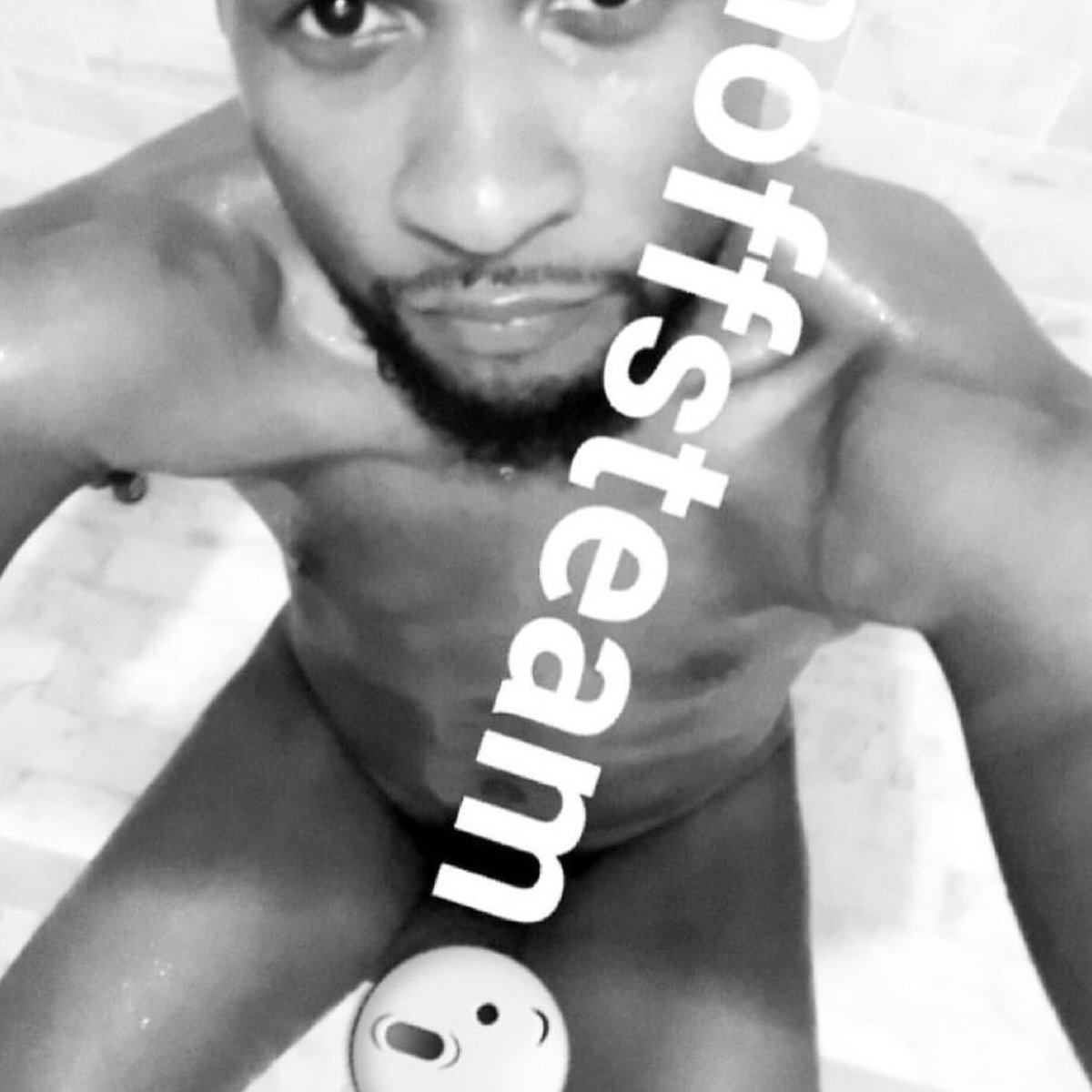 fitzywippakate's tweet photo. Looks like Usher is still trying to work out how to use snapchat. #DoodleGate https://t.co/XNMynYP1js