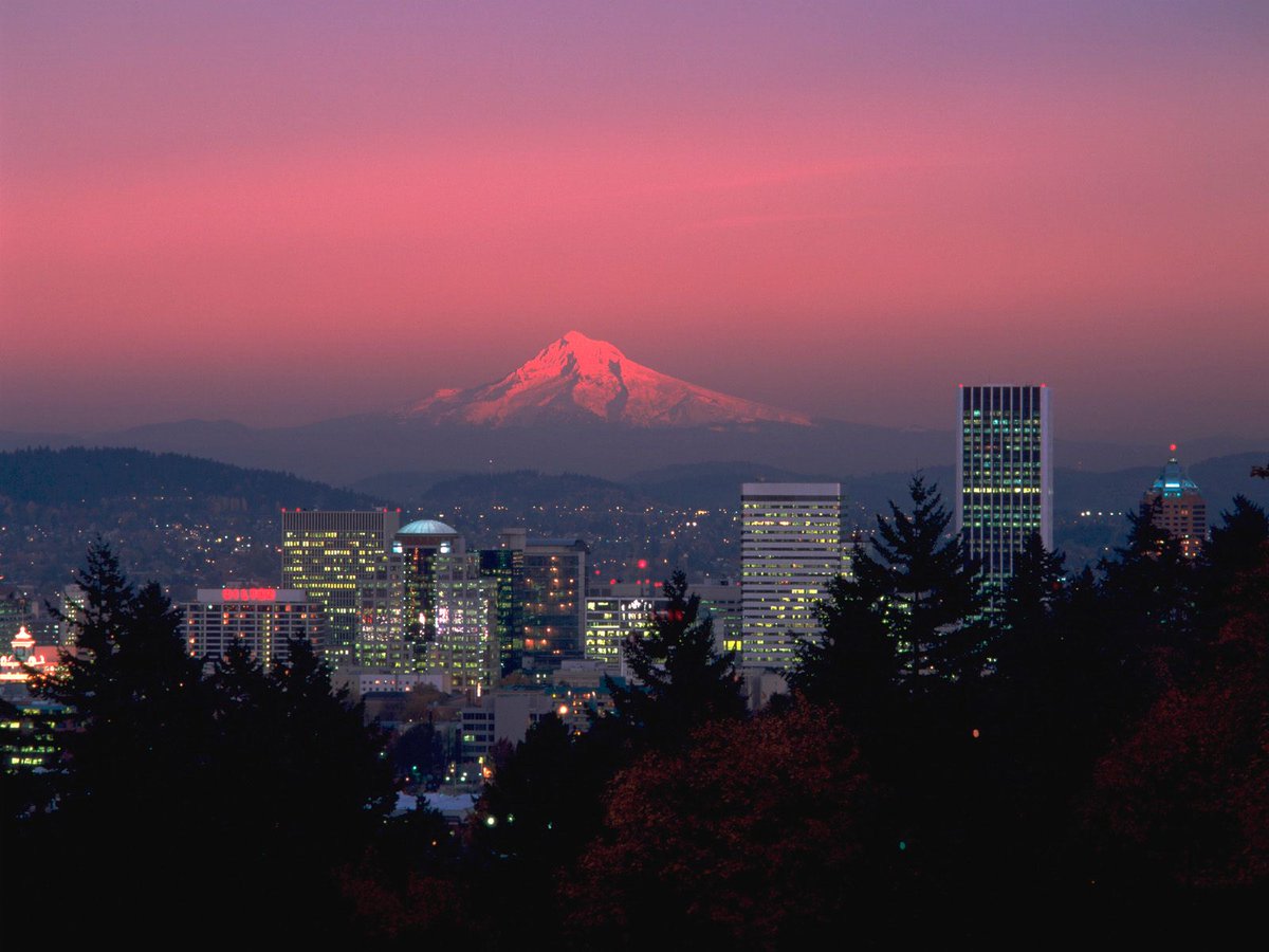 maxycantrell's tweet photo. I love my home!!! #Portland #Portlandia https://t.co/CbyZkVFmBt