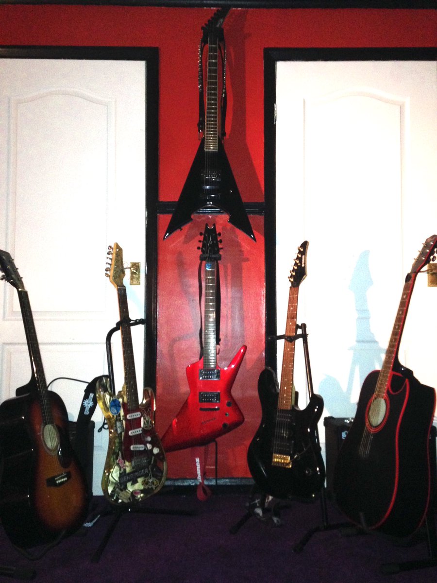 WillhallVC's tweet photo. #Guitarporn #MetalStuff https://t.co/Nb7gbxsVhR