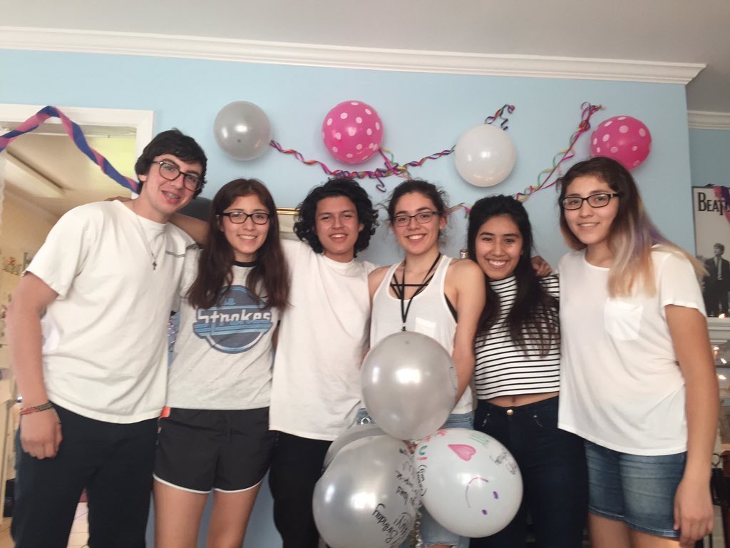 Gaby_Rojasx's tweet photo. #ThankfulThursday #stuartprom16 https://t.co/ztuQN1PvY0