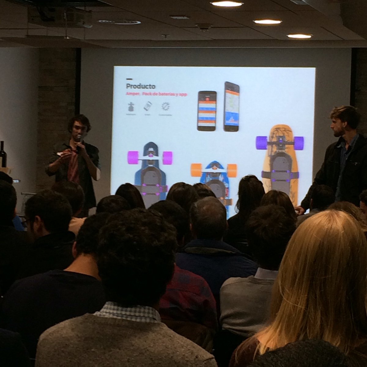 Blog_Indomita's tweet photo. Amando @goamper la rueda eléctrica q promete cambiar la  movilización d forma sostenible #FashionTech @startupchile https://t.co/1y0DPBfdLe