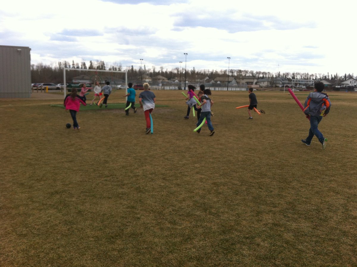 MsBarringtonCG's tweet image. Watch out for bludgers! #quidditch #HarryPotter #whytimberlearocks @GetOut_doors @TimberleaSchool @FMPSD @jk_rowling