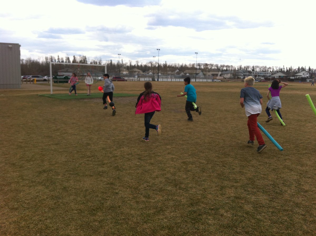 MsBarringtonCG's tweet image. Watch out for bludgers! #quidditch #HarryPotter #whytimberlearocks @GetOut_doors @TimberleaSchool @FMPSD @jk_rowling
