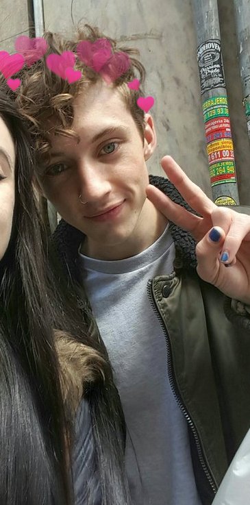 troyewithearts tweet picture