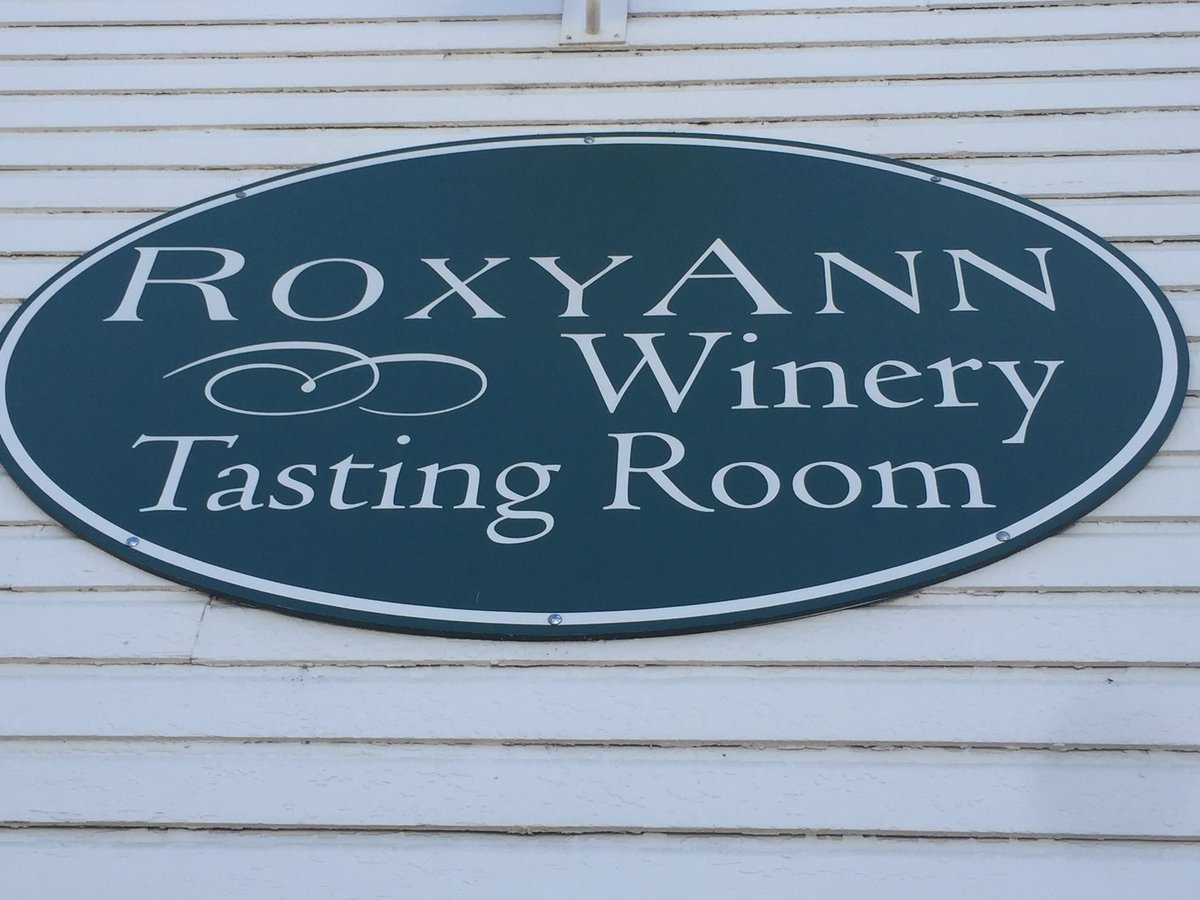 OurBeaverNation's tweet photo. Excited to be at #RoxyAnnWinery for Medford #BeaverRoadShow. Also follow us on @instagram (@OurBeaverNation) https://t.co/SvyHxkrgGI