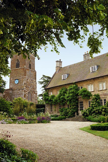 _houseandgarden's tweet photo. Quintessentially English gardens - more tea, vicar? https://t.co/2p50Et42gK https://t.co/Ib2qGNvkX2