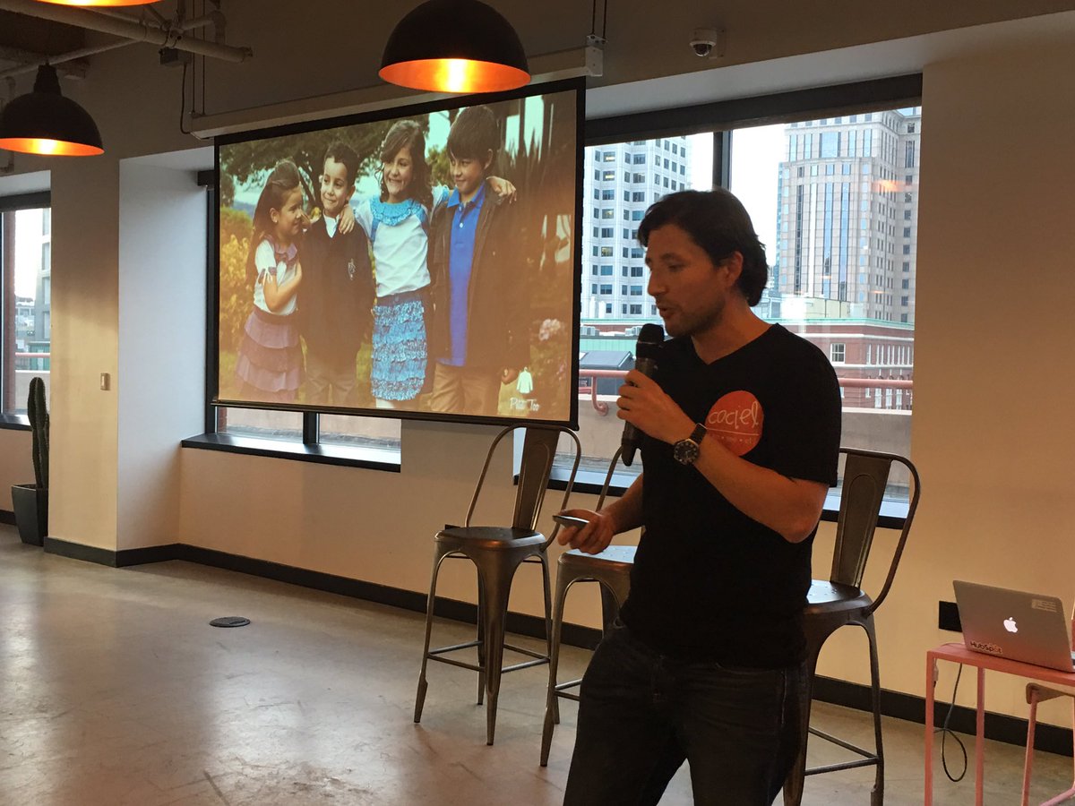 CaroAstuya's tweet photo. En #700takesBoston eAndrés Valencia  de @CoCielFoods cuenta su historia de emprendimiento con productos latinos. https://t.co/YyhWnywCEu