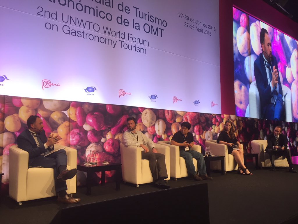 DenisItxaso's tweet photo. Compartiendo experiencias intrnacionales en el #ForoTurismoGastronomico organizado por @Promperu,@UNWTO y @bculinary https://t.co/jwAknYNhlC