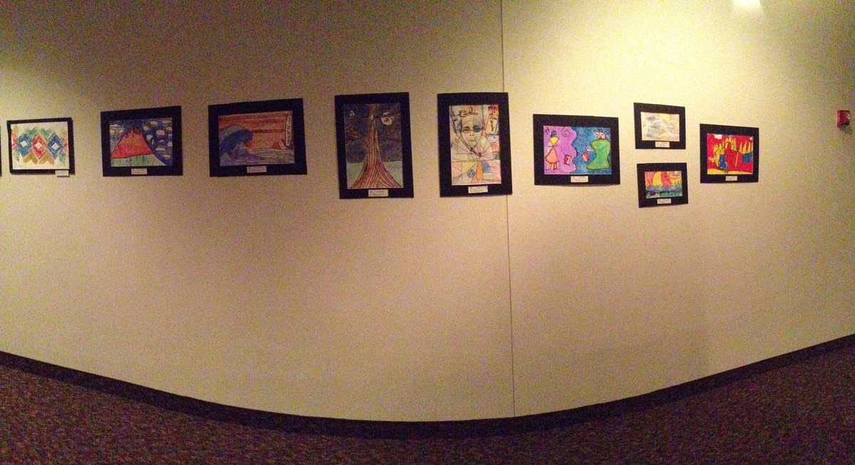 LewisBeeNews's tweet photo. .BEE-autiful art expo-Lewis students @LewisBeeNews #beelingual pride https://t.co/zCrSpl67w1