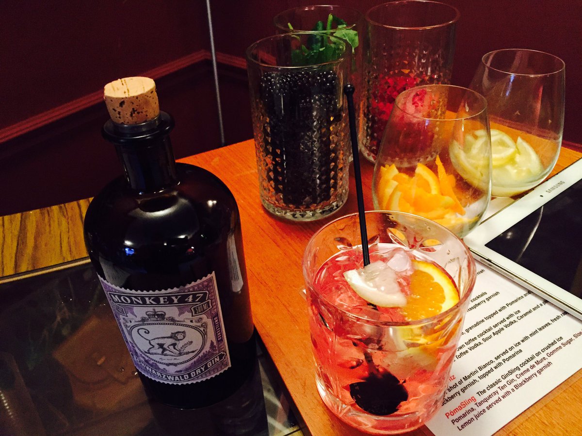 Pomarinauk's tweet photo. Love working with this incredible gin behind our bar @MONKEY_47 👌#botanicals #47 #cocktails https://t.co/k2N5Ujx2Ap