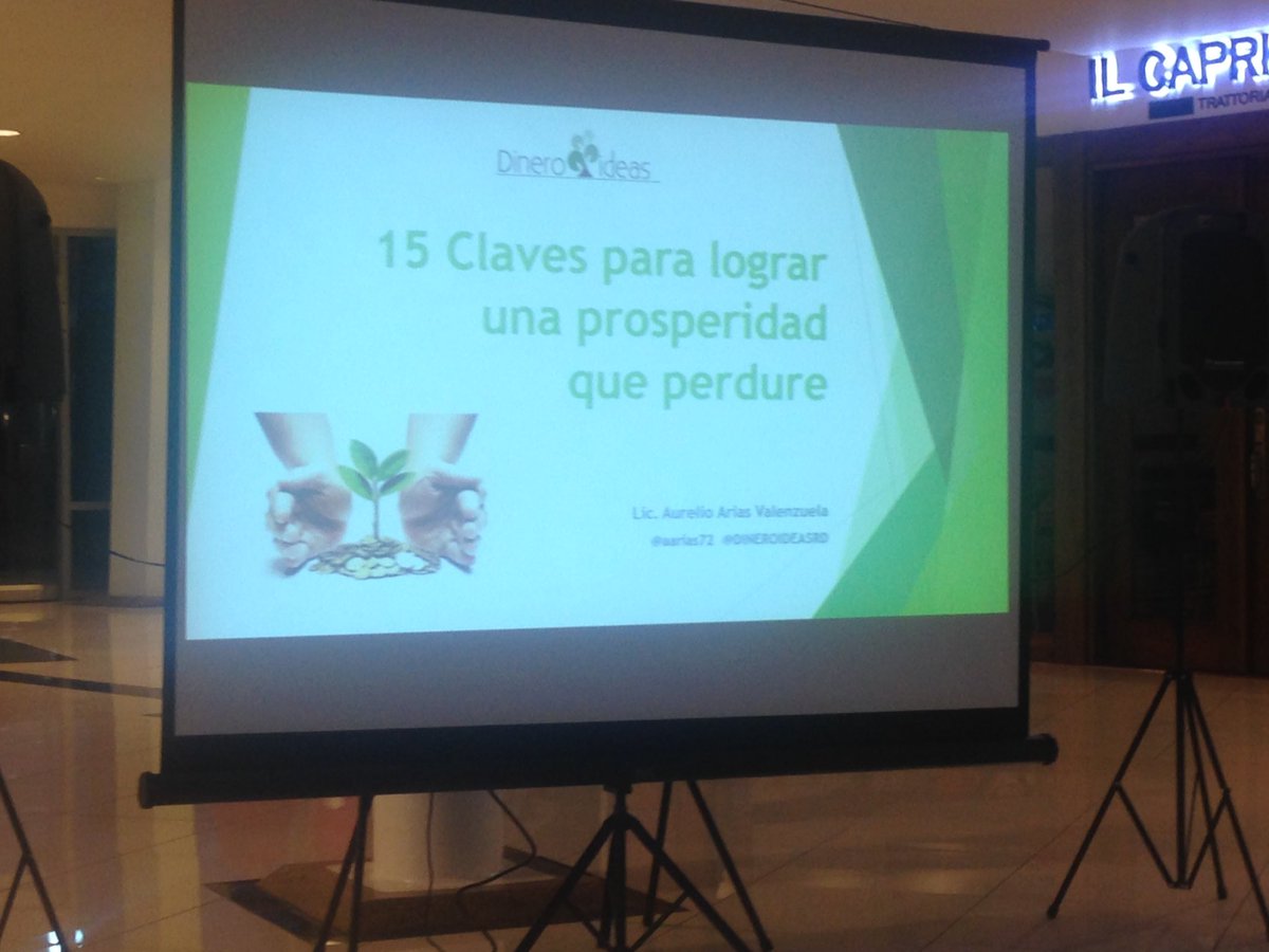DINEROIDEASRD's tweet photo. "La única manera de medir tu avance es saber de dónde has partido" @aarias72 en la #SEFIRD https://t.co/kK5HUr8MGa