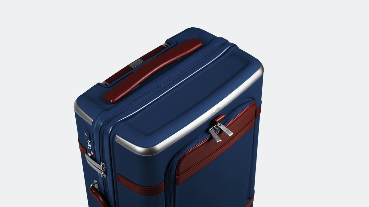 MyFloatti's tweet photo. Sapphire sapphire.

#Happiertraveler #suitcase https://t.co/AP45ztv1EA