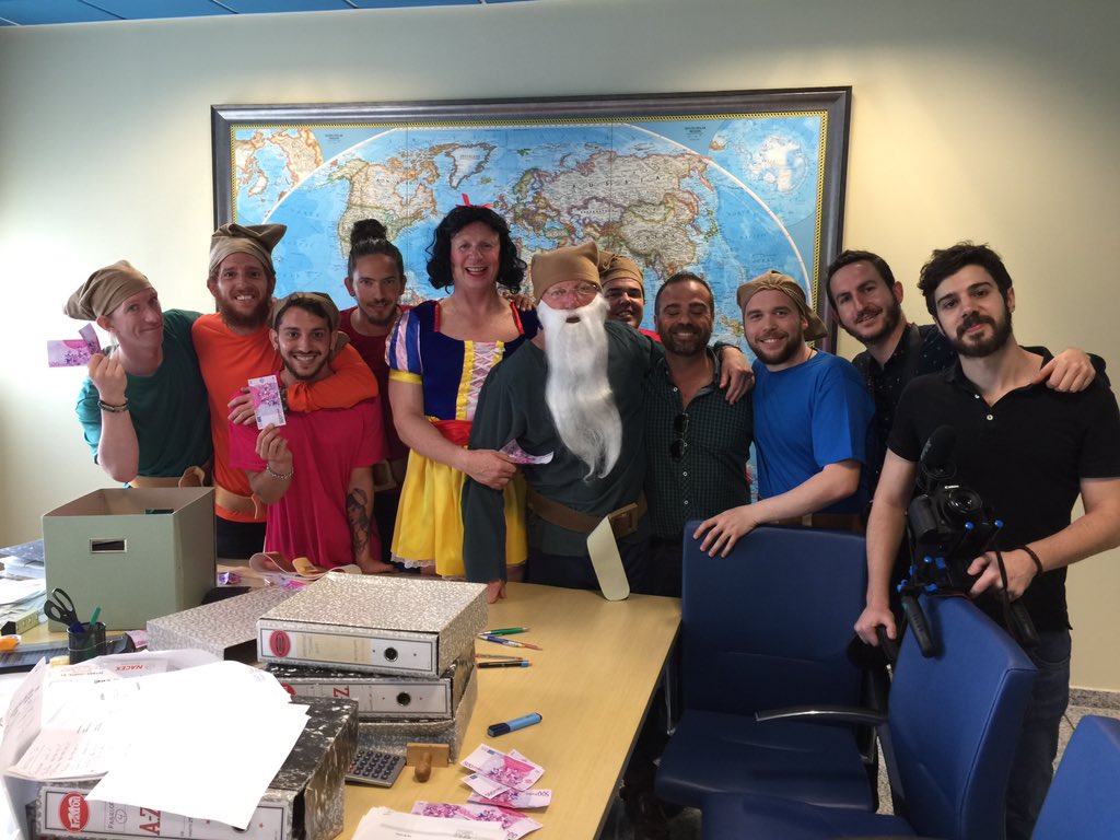 Tengo que decirle a este cuarteto de Cadiz  <a href="/El_cuartetito/">CUARTETO D LOS NIÑOS</a> a <a href="/forrajefilms/">Forraje Films</a> a @LoloSeda y <a href="/KenApples/">Ken Appledorn</a> !!GRACIAS!!