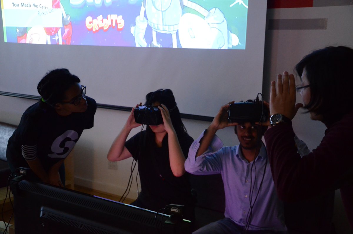 DesignGBC's tweet photo. @iwbTO students trying out virtual reality in the Ruckus Games arcade at #yessynergy https://t.co/F36dKrtsrQ