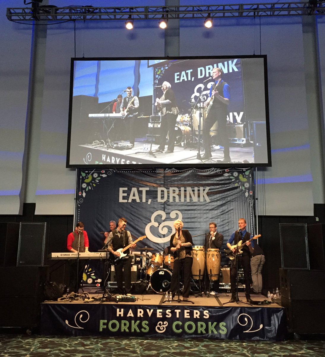 HarvestersORG's tweet photo. Live music from @LostWaxFunk is creating a great atmosphere to enjoy KC's finest food &amp; drinks! https://t.co/bw2d1qCElj