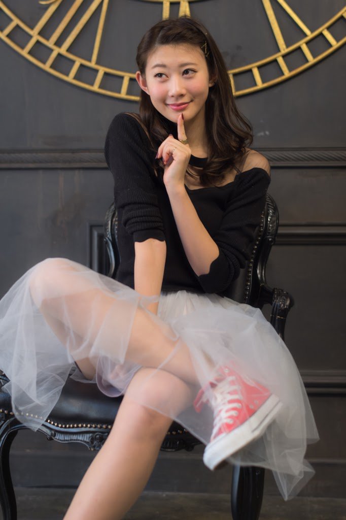 くろ スマホからセレクトシリーズ 永原知奈さん 新幹線移動中