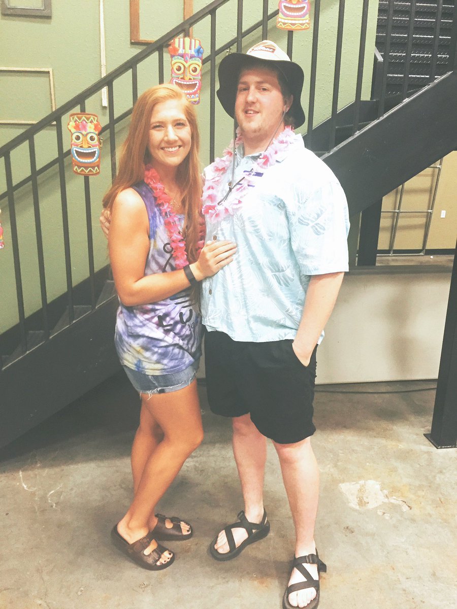 LilGingaNinja02's tweet photo. Luau Love💙🌺 https://t.co/pWlPYcykhF