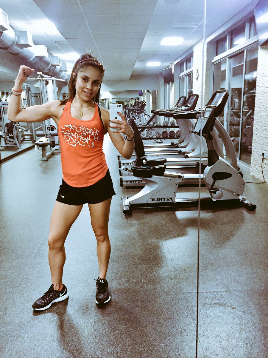 paolongoria's tweet photo. Después de un día productivo en Arizona terminamos con un buen entrenamiento! Nos vemos mañana en Torreón😊💪🏻😘 https://t.co/9CDIFuYL7I