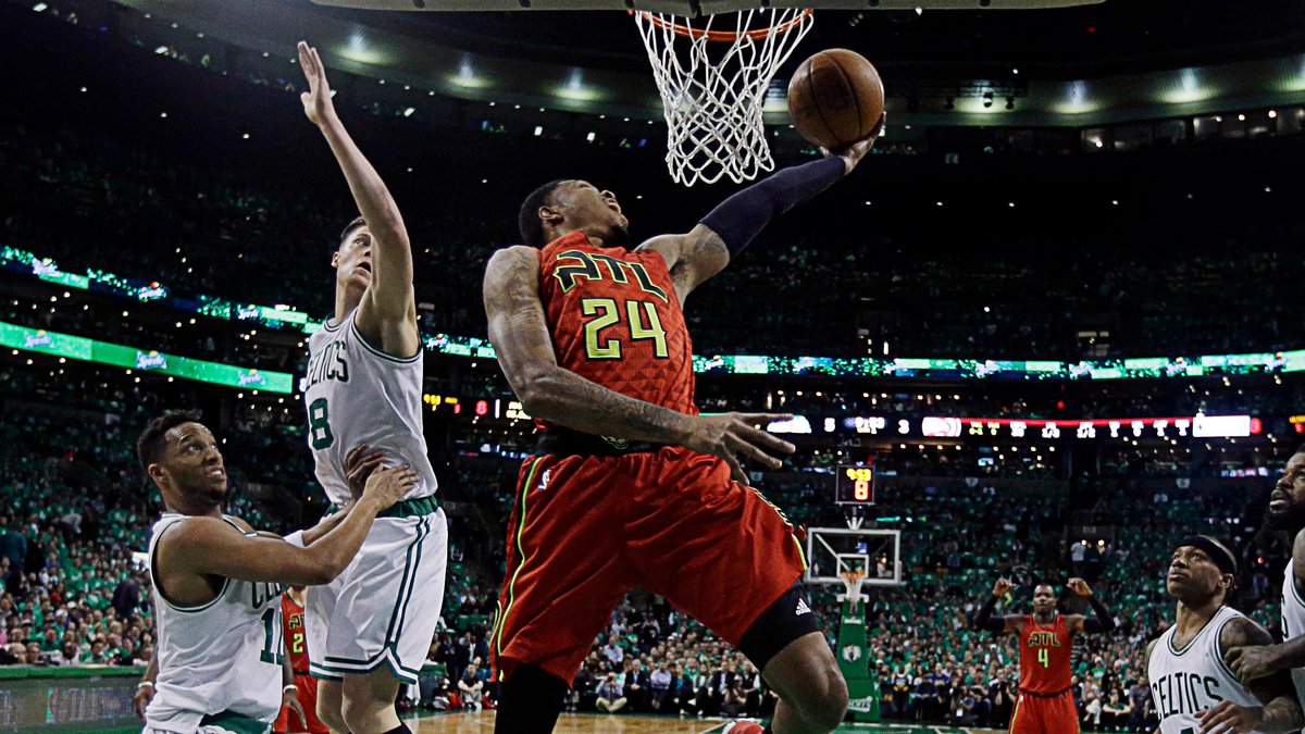 ESPNNBA's tweet photo. Hawks lead Celtics at halftime, 41-33.  Boston is struggling, shooting 27.7% from the field and 3-17 from deep. https://t.co/ZDRfMJsYPQ