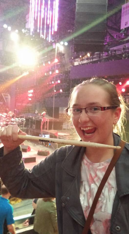 crowzs's tweet photo. Abigail caught Hedley's drum stick, made her night #HelloWorldTourKitchener @Hedleyonline https://t.co/q2U10RaM8b