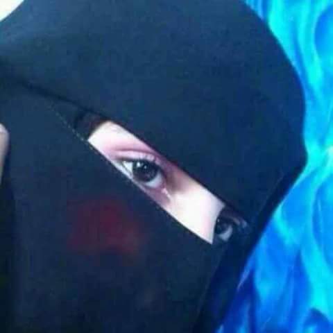 مدام ما تشتاق لي يلا فراق
لا صار قلبكـ يشغله حب ثاني
ماهي غريبه الزعل بين عشاق
بس الغريب شلون قلبك نساني