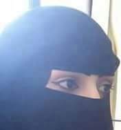 كل ما انشف دمعه من عيني تنزل دمعه 
مادري هسه اني بشر لو بدلوني بشمعه 😔