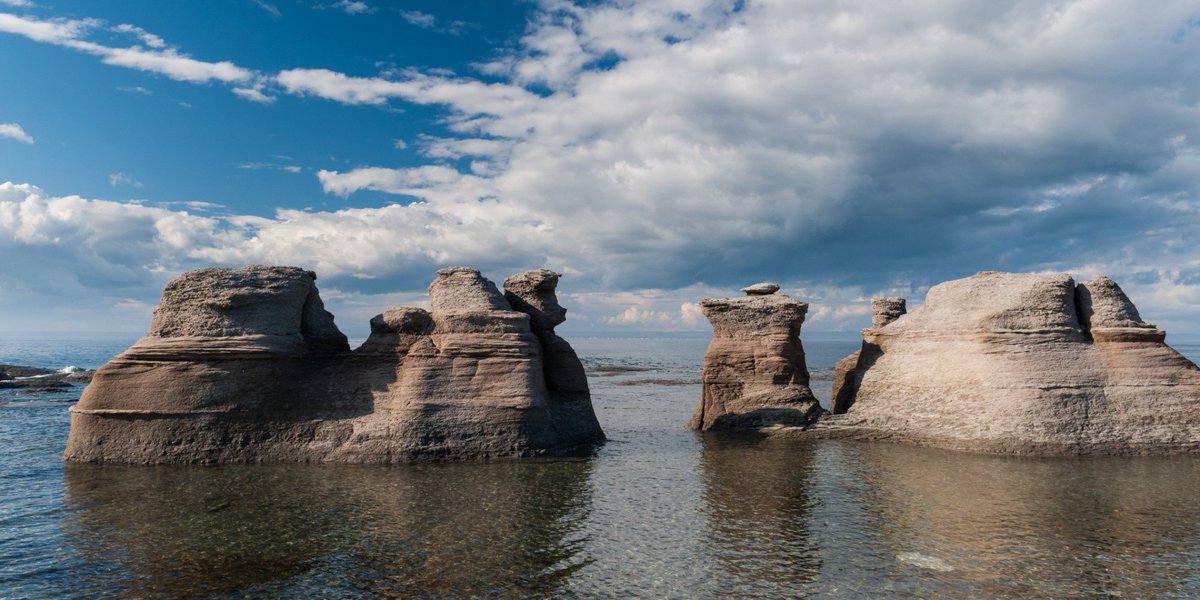 HuffPostCanada's tweet photo. Amazing Canadian vacation destinations you didn't even know existed, by @CallMeAndreaC https://t.co/yGqEjifDLJ https://t.co/50zOkhsWfL