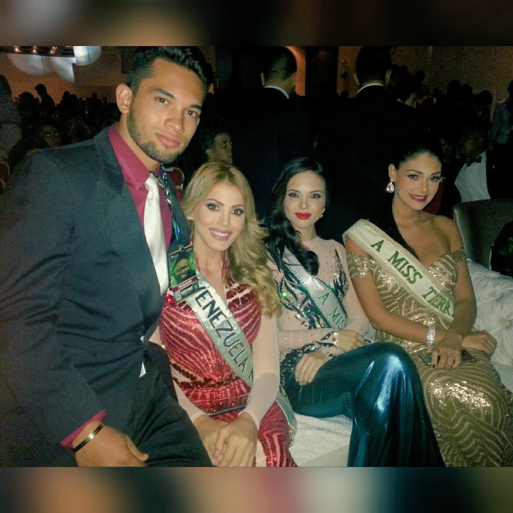 arevalo217's tweet photo. Tuve el placer de compartir con estas belleza Orgullo venezolano #missvenezuelamundo #missinternacional #misstierra https://t.co/isIJuMUZp3