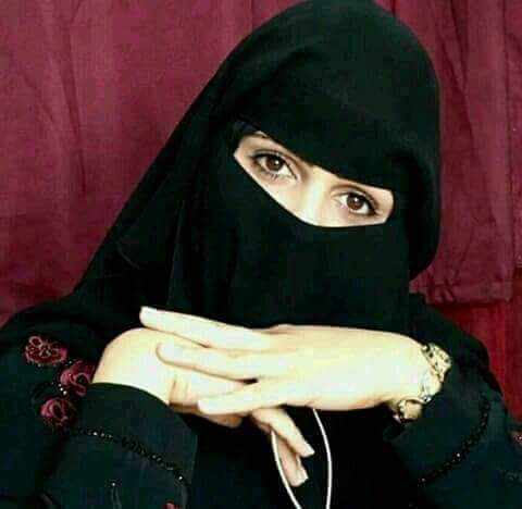 الذي يُحبُگ بِصِدق يظِلُ 
كآلغِيمُ فِي السّمآء يُمطرُگ
حُب ، شُوق ، إهتِمآم