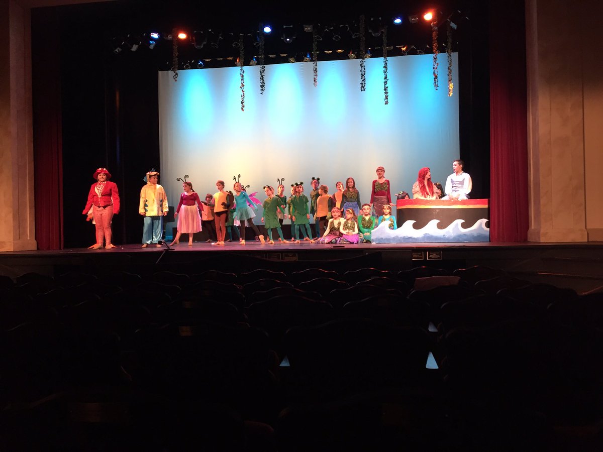 Sneak peak at the #kissthegirl scene! Hope to see you tomorrow at 7 or Saturday at 2 &amp; 7! #disneyslittlemermaidjr